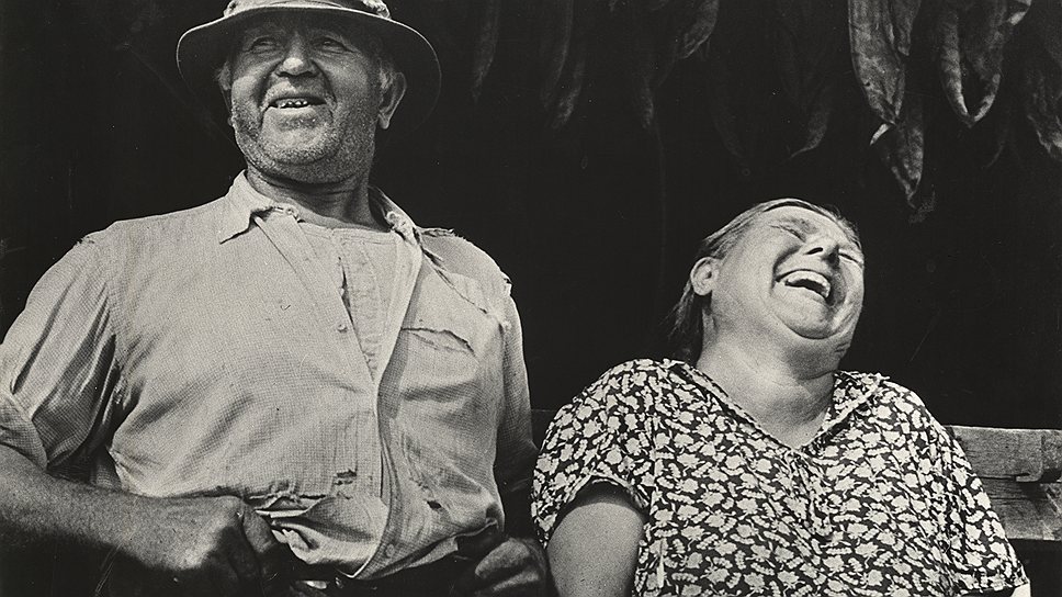 Джек Делано. «Табачные фермеры. Виндзор Локс, Коннектикут», 1940 год