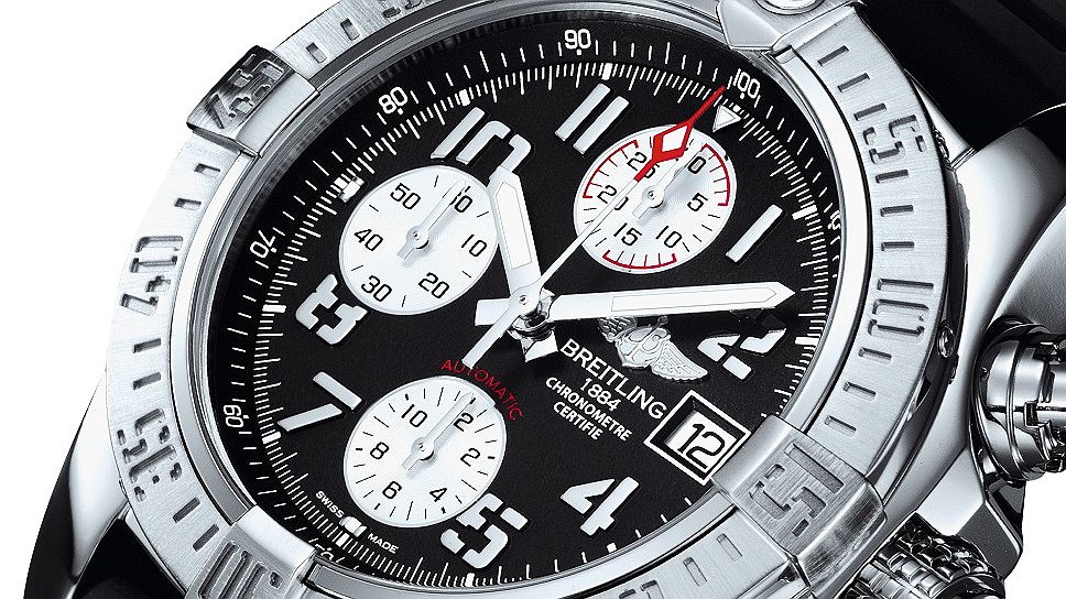 Breitling Avenger II 