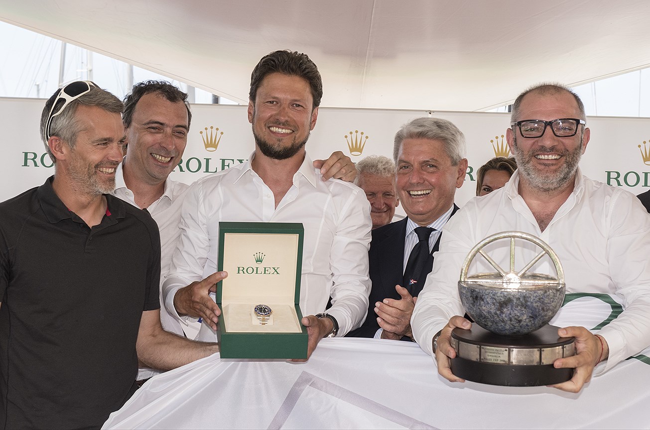 Парусная гонка Giraglia Rolex Cup. Победитель - команда Freccia Rossa на яхте TP52, принадлежащей Вадиму Якименко