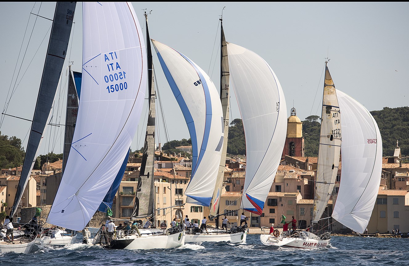 Участники регаты Giraglia Rolex Cup во время гонок