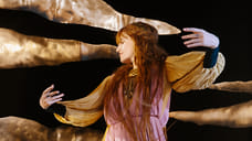 Gucci Beauty сняли новогодний ролик с участием Флоренс Уэлч