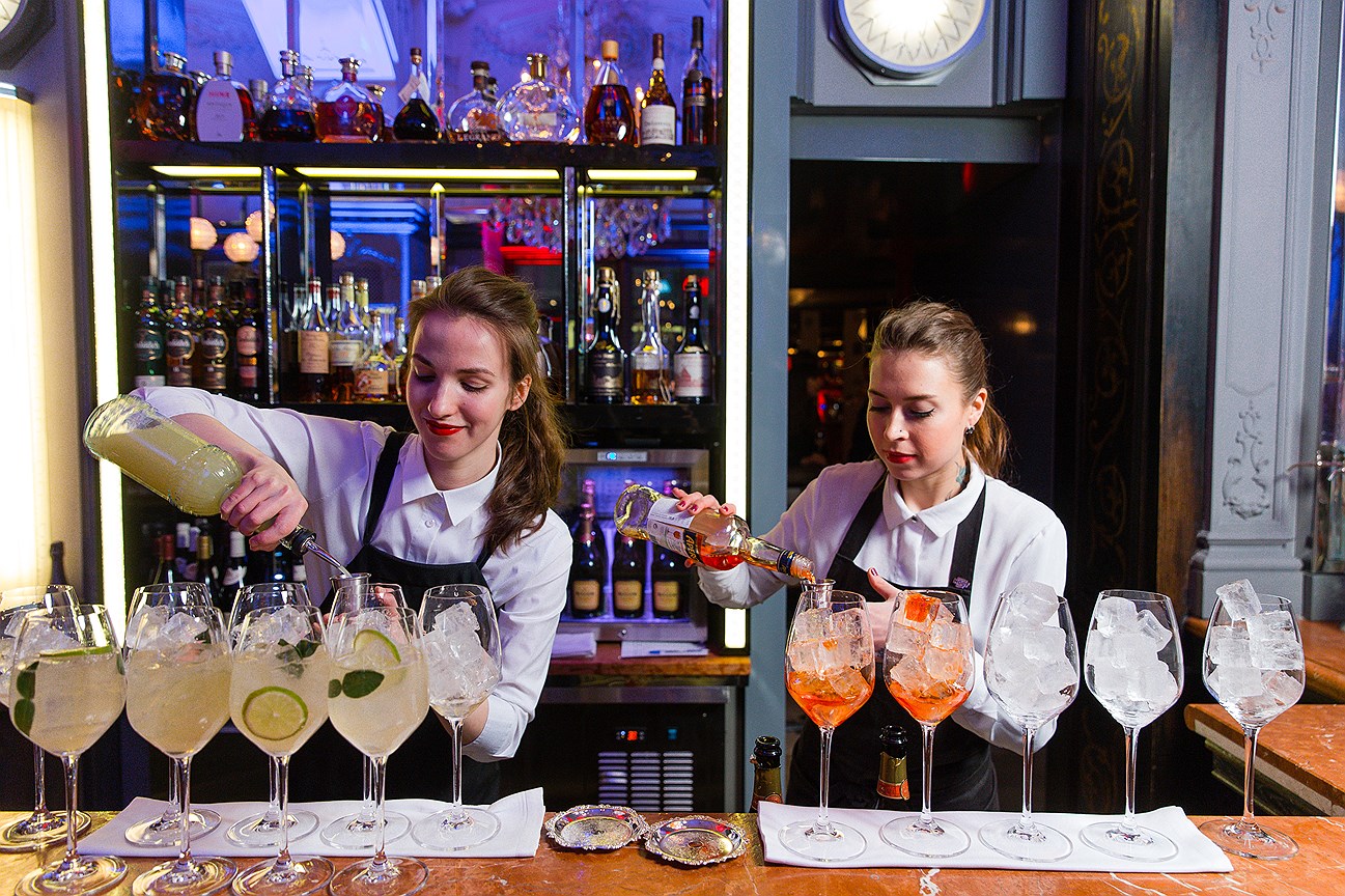 Вечеринка после показа в Brasserie Мост