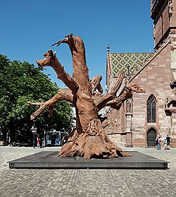 "Iron Tree"  Ай Вэйвэй