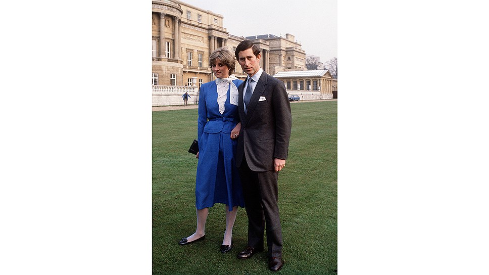 Диана и Чарльз в Букингемском дворце, когда пара официально объявляла о помолвке 24 февраля 1981 года 