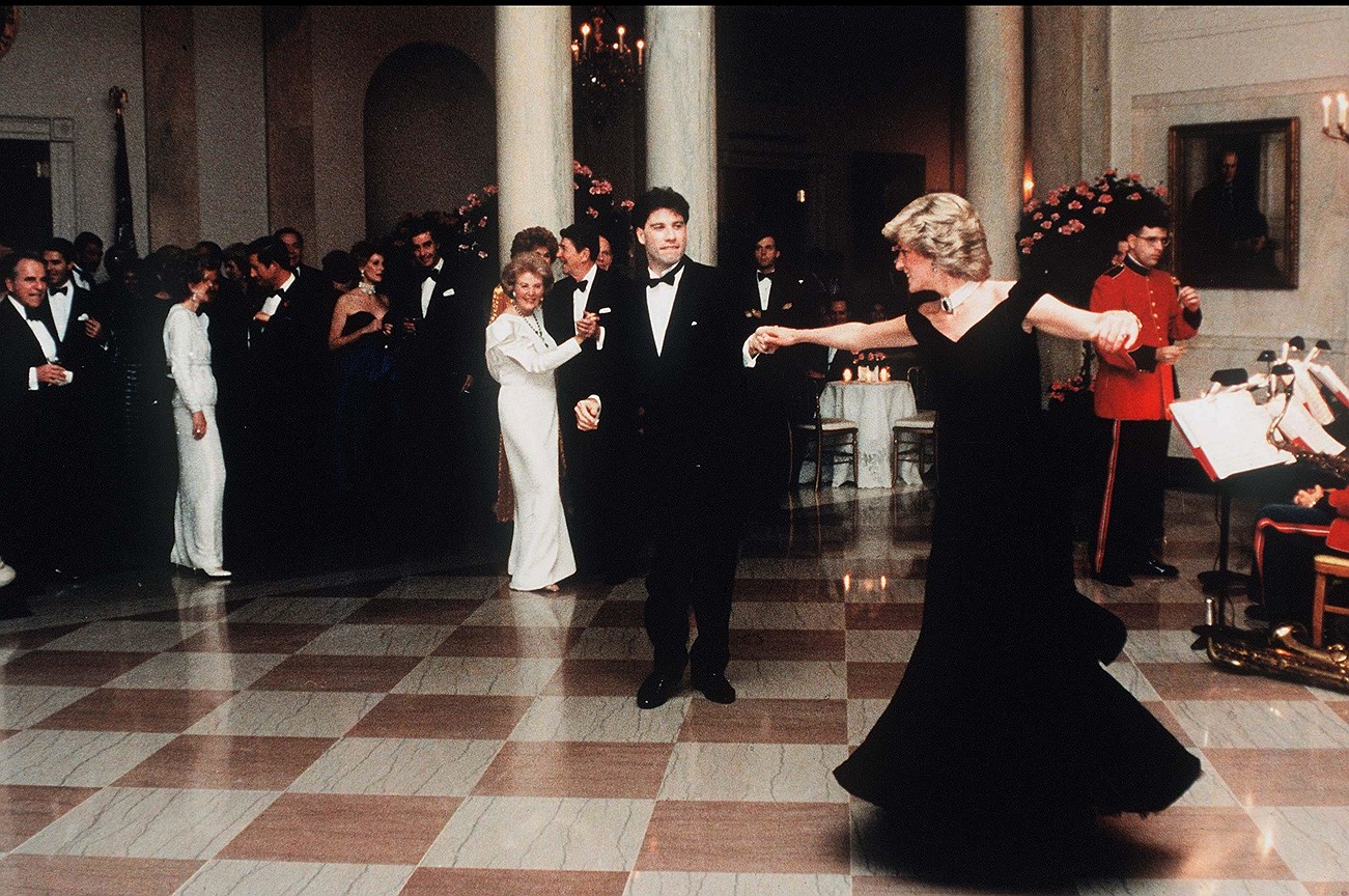 Принцесса Диана танцует с Джоном Траволтой в платье от Victor Edelstein