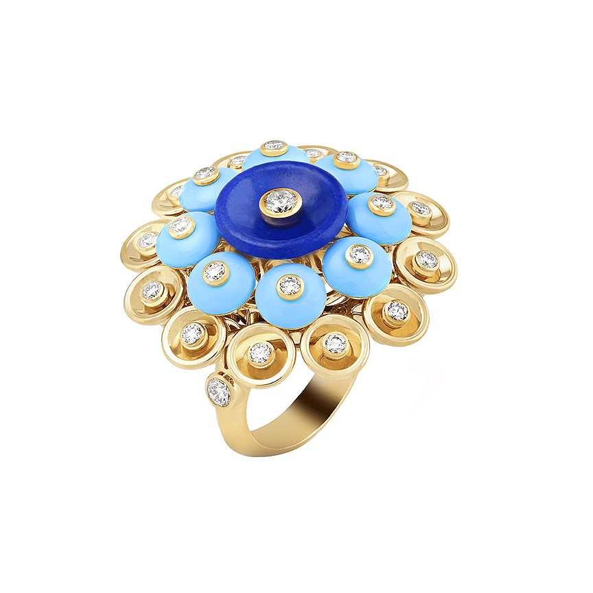 Van Cleef Arpels, кольцо Bouton d’or, желтое золото, бирюза, ляпис-лазурь, бриллианты, 1 640 000 руб