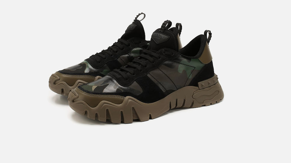 Valentino Garavani, комбинированные кроссовки Rockrunner Plus, 51 950 руб, tsum.ru