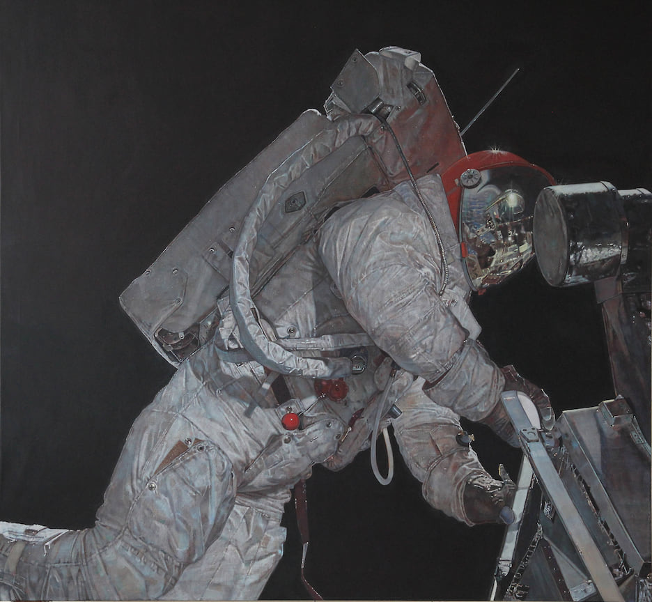 Настя Миро «To much red for the space program». Продолжаю эксплуатировать тему Аполлона-9. В этой миссии НАСА разработало шлемы красного цвета, которые впоследствии пришлось заменить на шлемы традиционного окраса, так как они привлекали к себе слишком много зрительского внимания, отвлекая от геройских действий астронавтов.