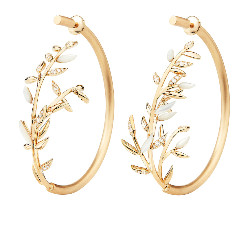 Boucheron, серьги Ikebana, желтое золото, перламутр, бриллианты