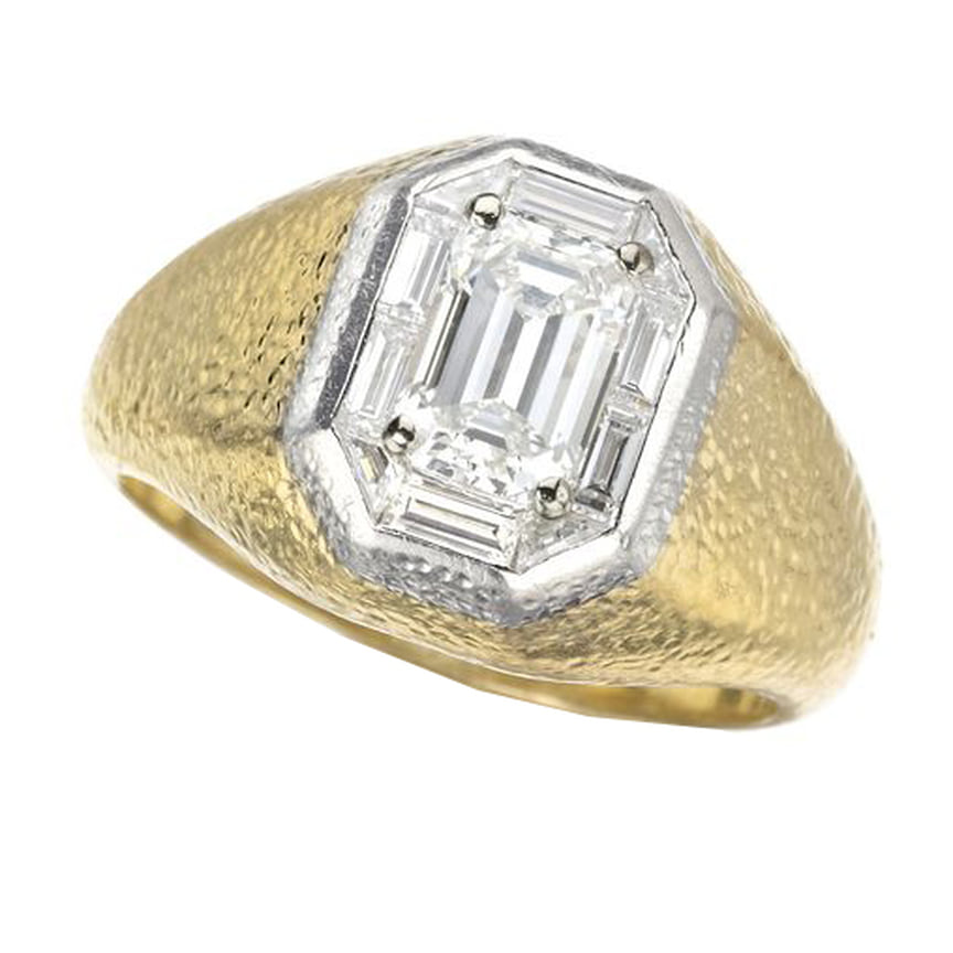 Мужское кольцо, желтое и белое золото, бриллиант, лот ювелирных торгов Bonham’s в Нью-Йорке 19 мая 2021 года