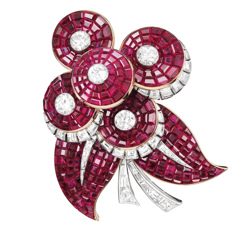 Van Cleef &amp; Arpels, брошь Pastille Bouquet, платина, желтое золото, рубины, бриллианты, 1951 год