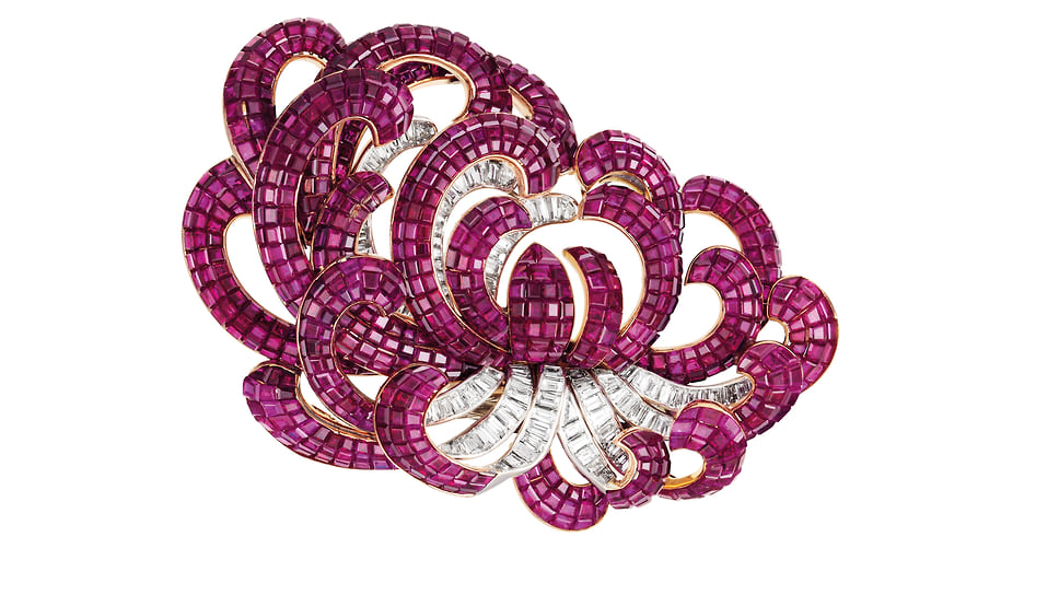 Van Cleef &amp; Arpels, брошь Chrysanthemum, платина, желтое золото, рубины, бриллианты, 1937 год