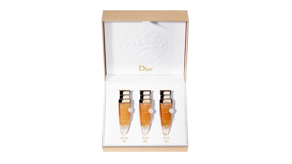 Dior, омолаживающие сыворотки Dior Prestige La Cure 3-х недельный курс. 95 000 руб.