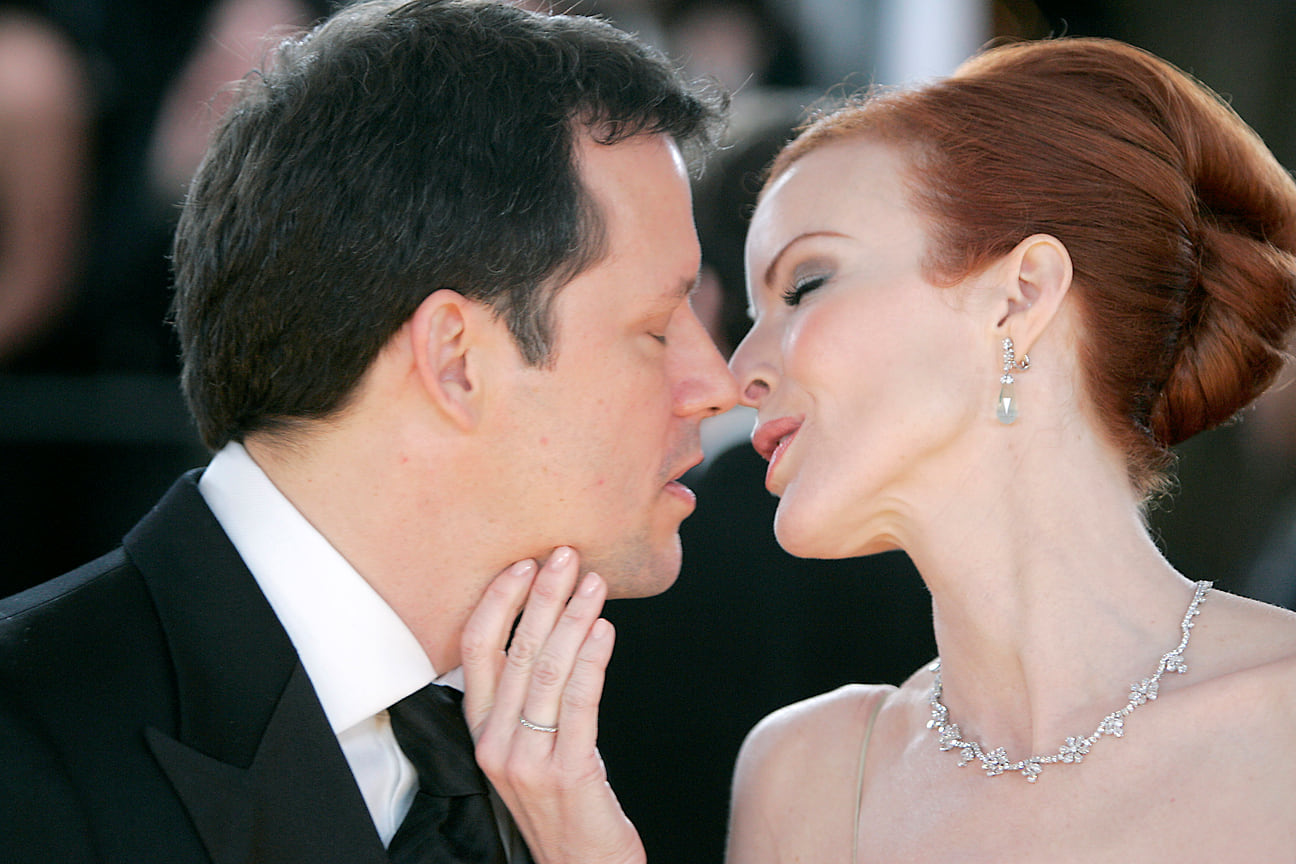 «Экранная» супружеская пара, партнеры по сериалу «Отчаянные домохозяйки» Марсия Кросс и Стивен Калп на 31-й ежегодной церемонии вручения премии People’s choice, Калифорния, США, 2005 год.