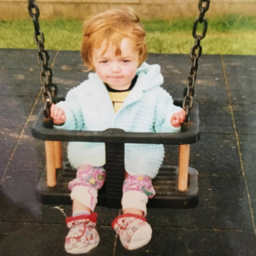 Маргарет Констанция «Мэйси» Уильямс родилась в многодетной семье и является младшей из четырех детей. На фото: детство в Сомерсете, Великобритания.
