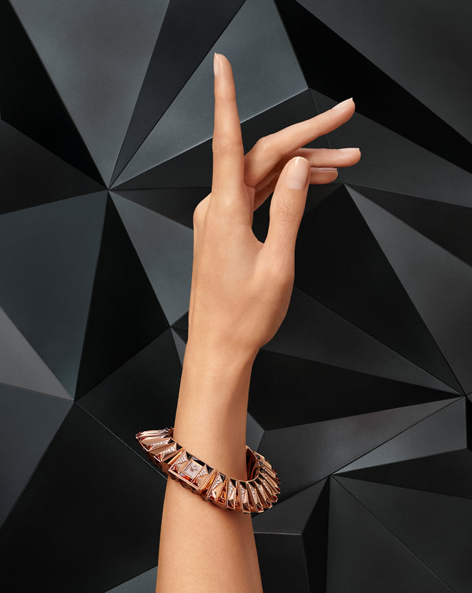 Часы-браслет Cartier Libre