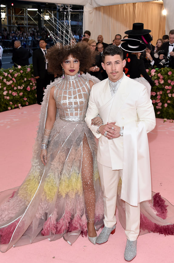 Приянка Чопра и Ник Джонас на бале Института костюма MetGala. 2019 год, Нью-Йорк