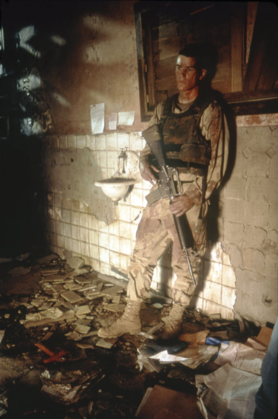 Кадр из фльма «Черный ястреб», режиссер Ридли Скотт, 2001 год