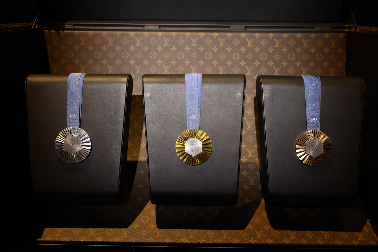 Олимпийские медали демонстрируются в Гранд-Пале-Эфемер