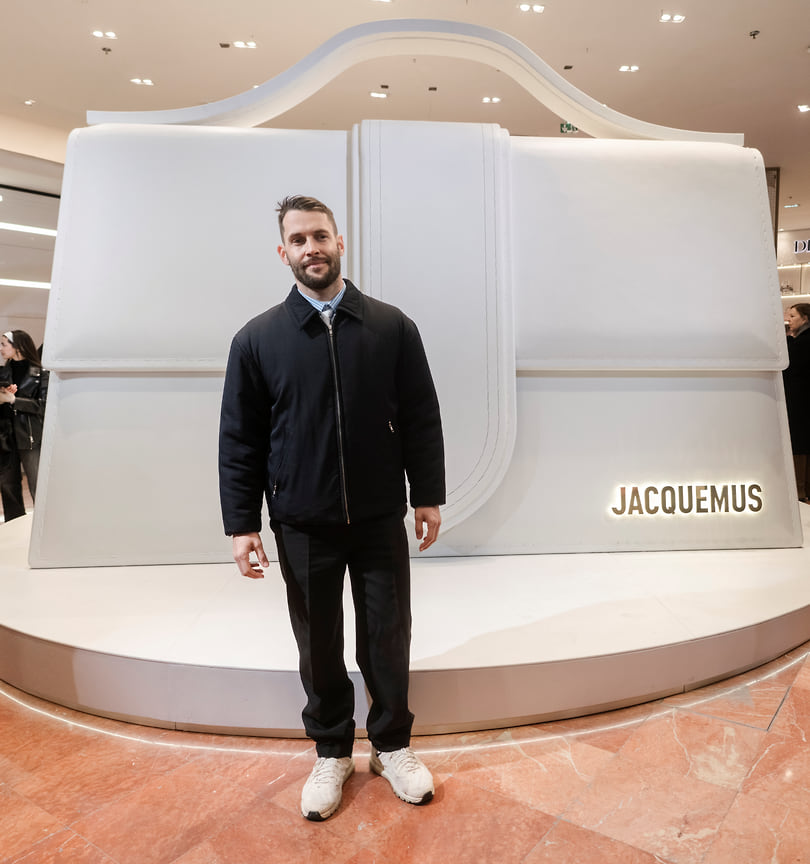 Симон Порт Жакмюс на открытии выставки Jacquemus Obsession в галерее Лафайет в Париже, 1 марта 2023 года
