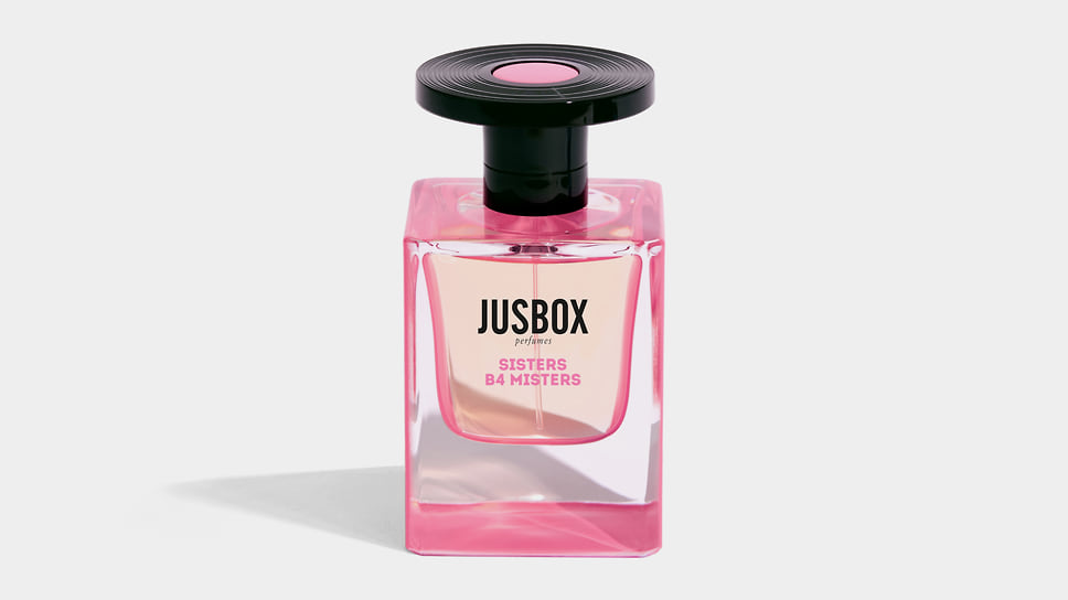 Jusbox, Sisters b4 Misters – аромат, вдохновленный группой Spice Girls. Ноты: лайм, черная смородина, имбирь, банан, клубника, ландыш, корень ириса, сахар, сандал, молоко, амбра