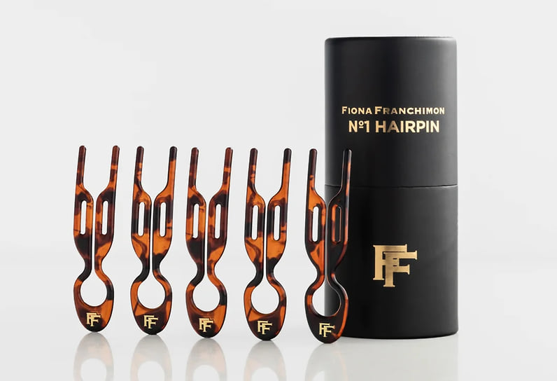 Fiona Franchimon (Нидерланды), шпильки для волос NO1Hairpin Classic Havana в оттенках янтарно-коричневого и черного
