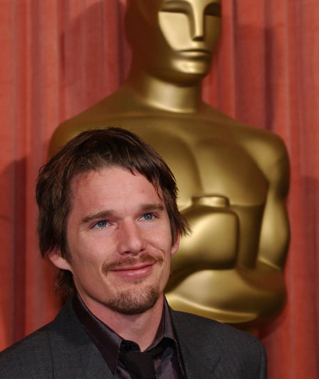 Итан Хоук на церемонии премии Оскар, март 2002 года