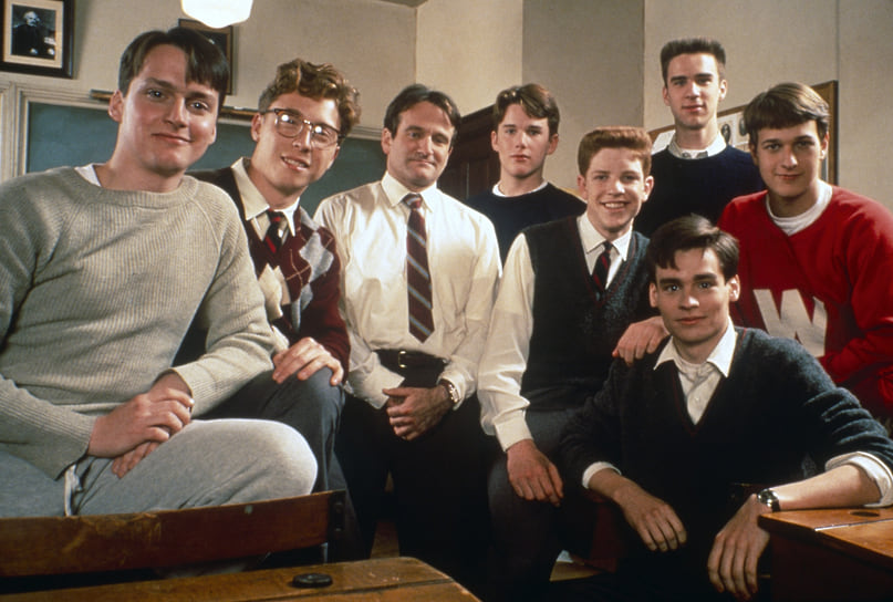 Итан Хоук, Робин Уильямс и другие на съемках «Общества мертвых поэтов», 1989 год
