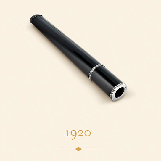 Мундштук, 1920 год. Платина, гагат, бриллианты