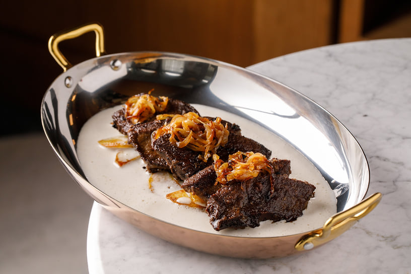 Телячья печень с перечным соусом