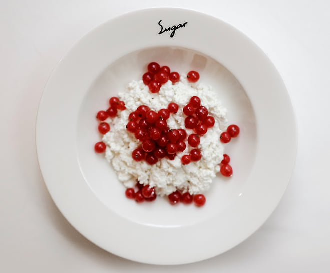 Творог с красной смородиной