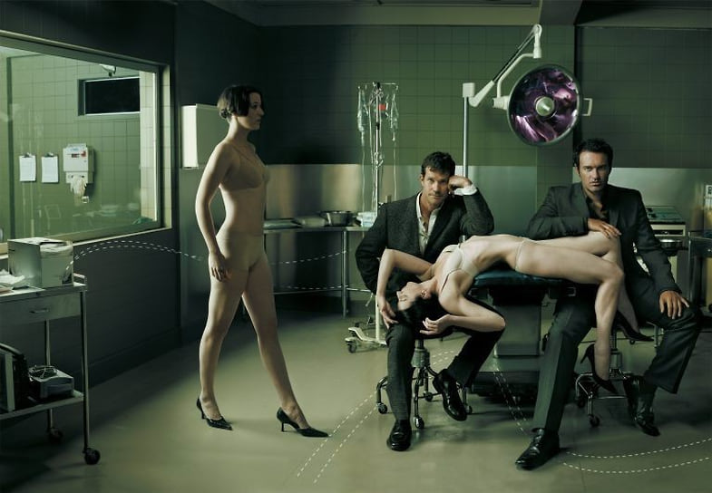 Кадр из сериала про пластических хирургов «Части тела»