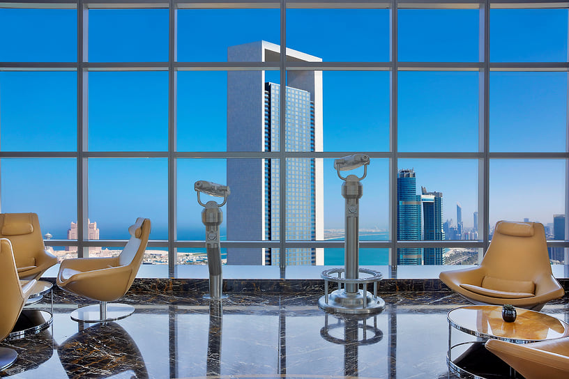 Observation Deck 300 на 74-м этаже Conrad Etihad Towers