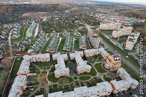 Если ориентироваться не на коттедж, а на таунхаус или квартиру за городом, то выбор будет значительно шире