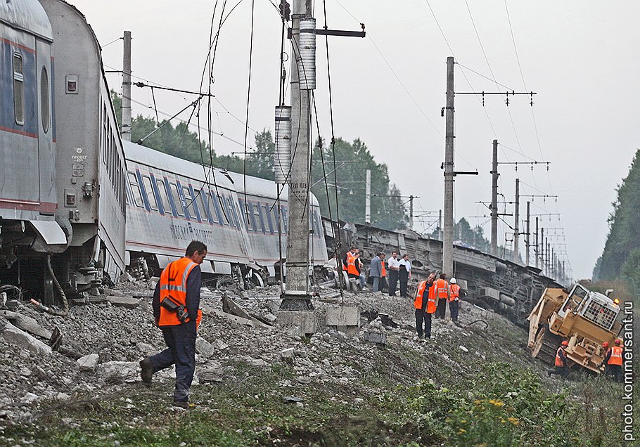 13 августа террористы пустили под откос &quot;Невский экспресс&quot; 