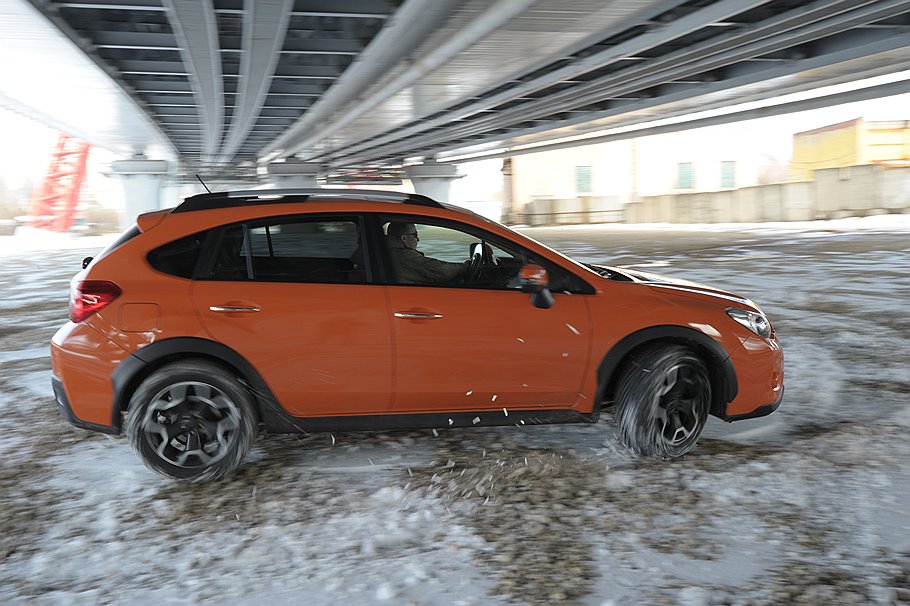 Лихо ездить по плохим покрытиям на Subaru XV с вариатором можно, если не смущает запах паленого 
