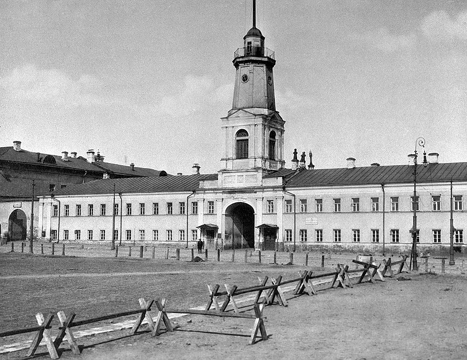 Полицейский дом в Хамовниках, неподалеку от храма Николая Чудотворца. Земля в этом районе сто лет назад ценилась относительно невысоко 
