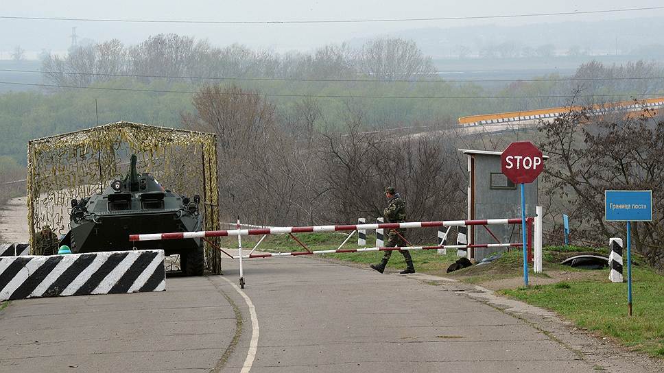 Блокпосты миротворцев — неизменный элемент пейзажа последние 20 лет 
