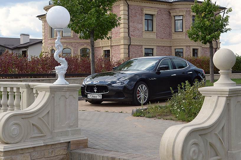 Современный Ghibli очень похож на легендарный Quattroporte, на укороченной базе которого он построен 
