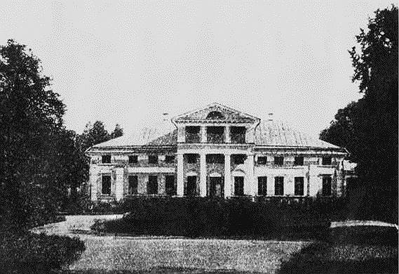 С. А. Рачинский постоянно жил в созданной им школе, а основной дом с книгами и ботаническими коллекциями оставался для него памятником той жизни, которой он уже не жил 