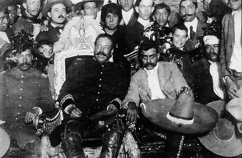 У мексиканских «большевиков», крестьянских вождей Панчо Вильи (справа) и Эмилиано Сапаты (слева), не хватило образования, чтобы возглавить страну