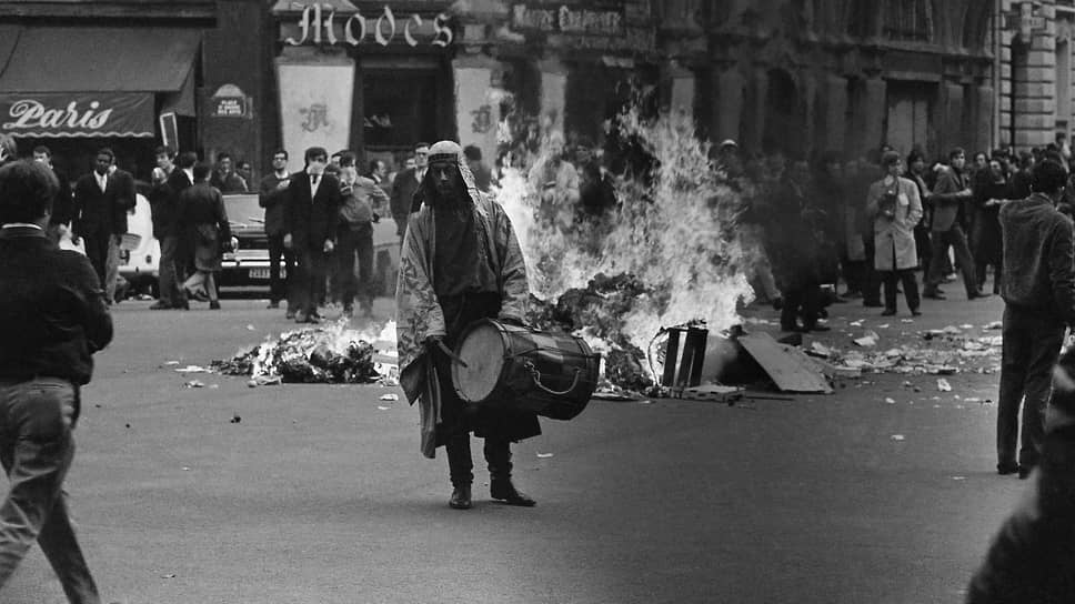 23 мая 1968 года на бульваре Сен-Мишель в Латинском квартале Парижа против студентов был применен слезоточивый газ