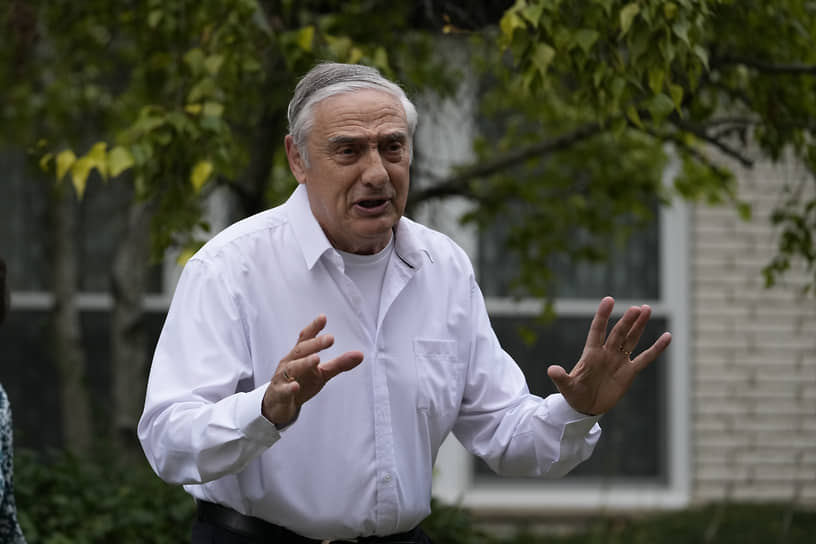 Джоэль Мокир