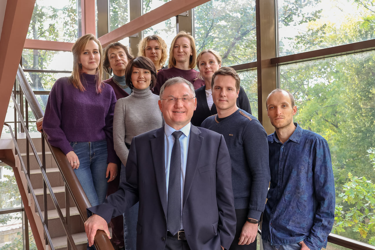 Сотрудники лаборатории нейробоилогии во главе с Раулем Гайнетдиновым