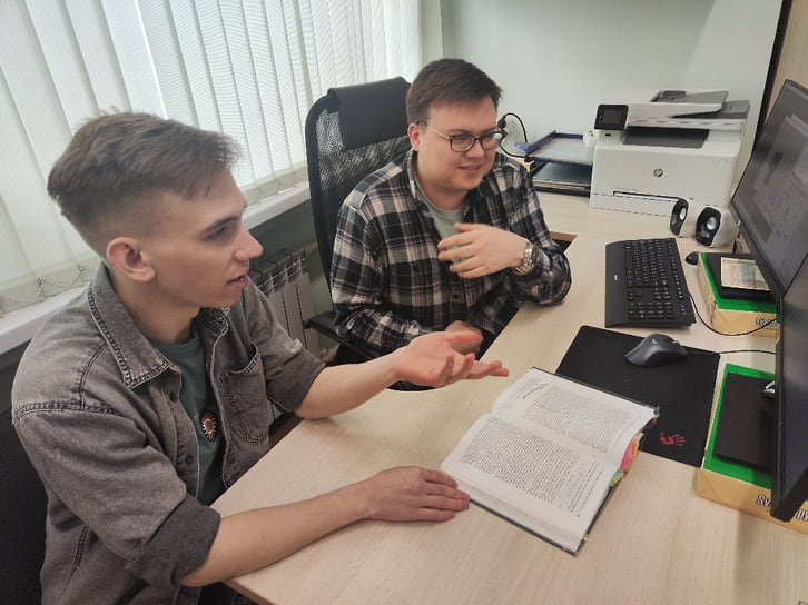 Участники исследования обсуждают полученные результаты