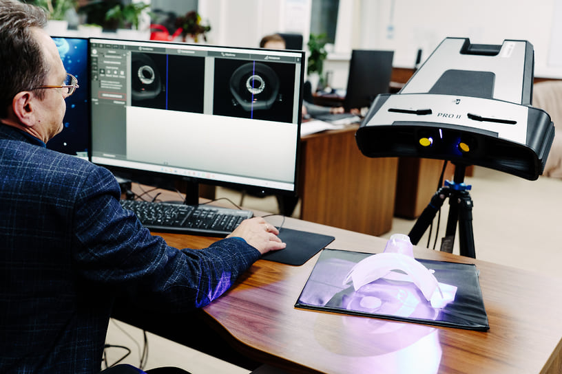 В конструкторском бюро Инжинирингового центра работает 15 человек. Среди них — профессиональные инженеры-электронщики, программисты, конструкторы, технологи, технические писатели и нормоконтроллеры