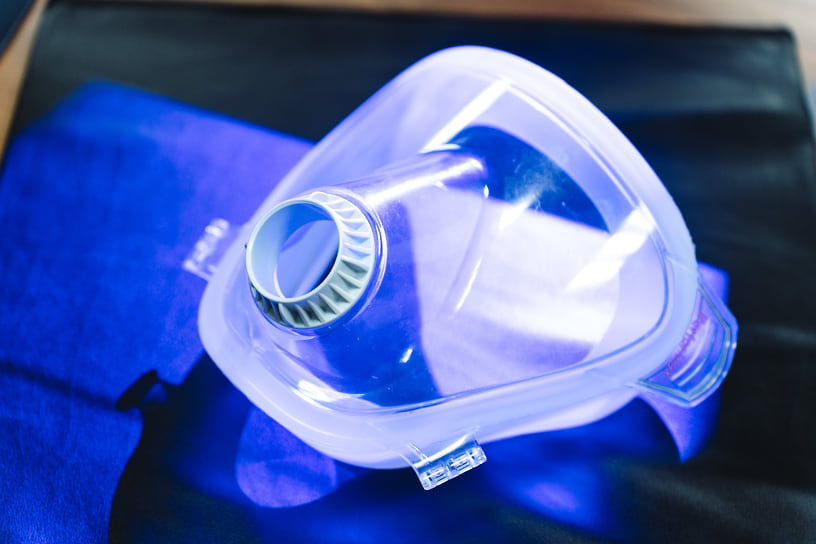 Модернизированная конструкторами маска для аппарата ИВЛ