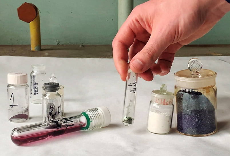 Цветные соединения рения