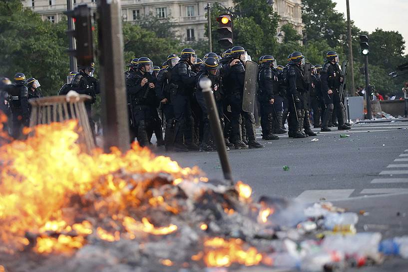 Полиция готовится к противостоянию с болельщиками