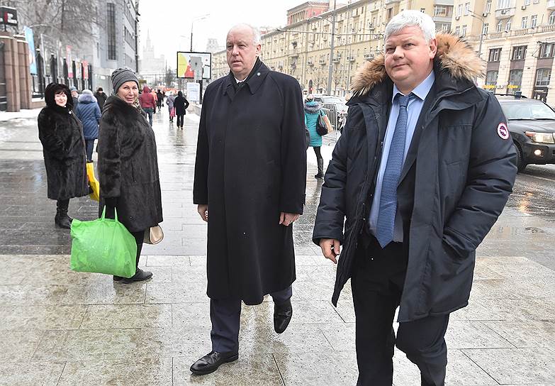 Председатель Следственного комитета РФ Александр Бастрыкин (в центре)